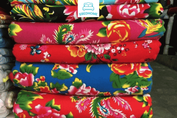 Chăn bông ngày xưa với những hoa văn truyền thống 